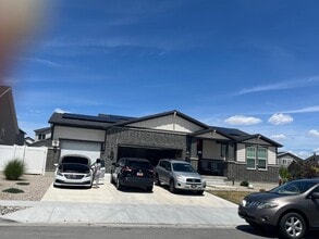 Building Photo - 7776 Range Crk Ln