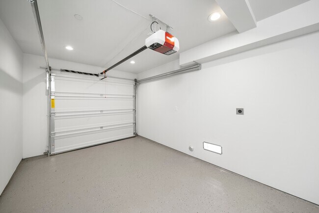 Building Photo - 5221 Cleon Ave