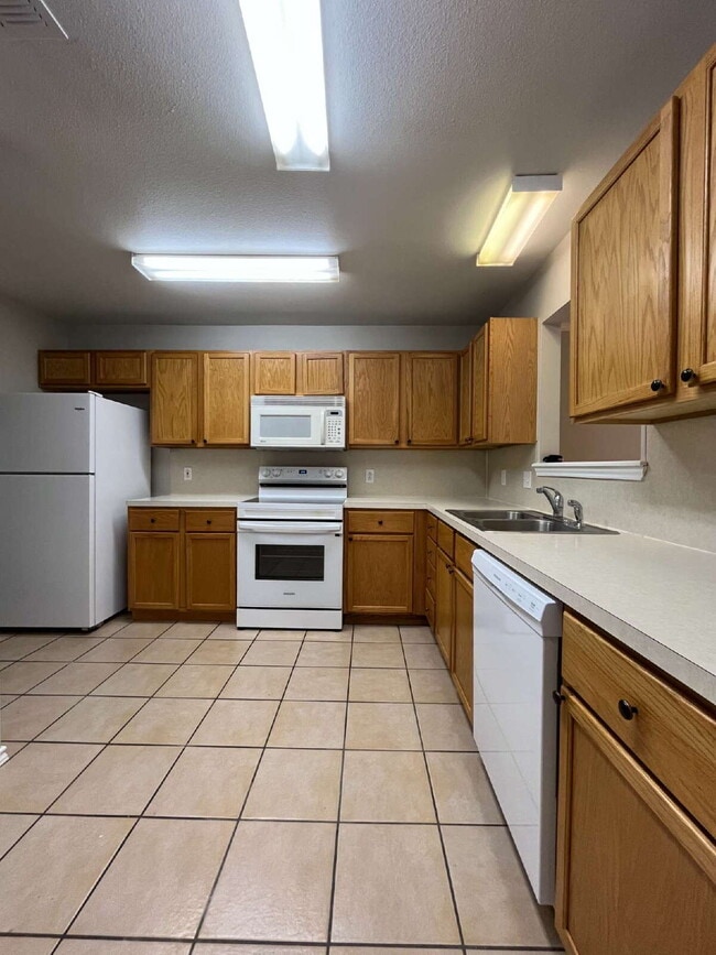 Foto del edificio - Pre-Leasing for Summer/Fall 2026 - Great 3/3/2 on quiet cul-de-sac street