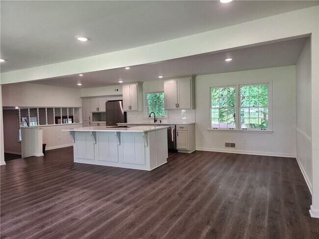 Building Photo - 3921 Locklear Way NW