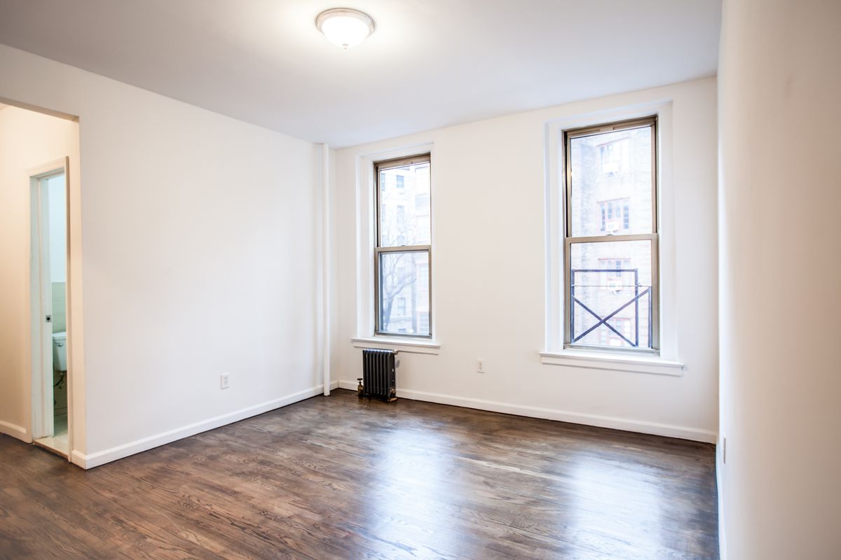 Primary Photo - 234 W 13th St