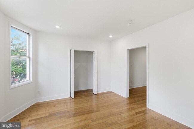 Foto del edificio - 5939 Drexel Rd