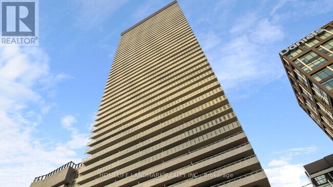 Photo du bâtiment - 15 Lower Jarvis St