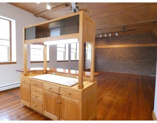 Building Photo - 675 Grove St