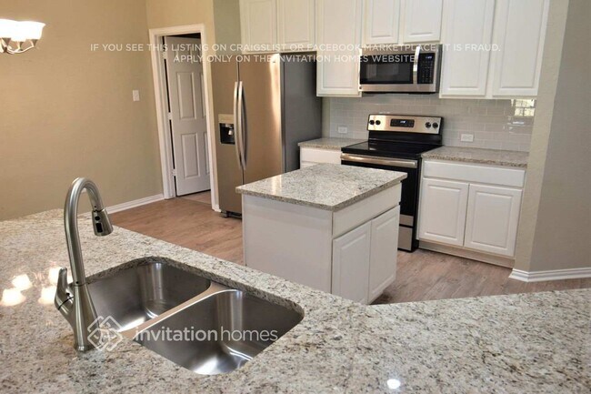 Foto del edificio - 2800 Lakeside Dr