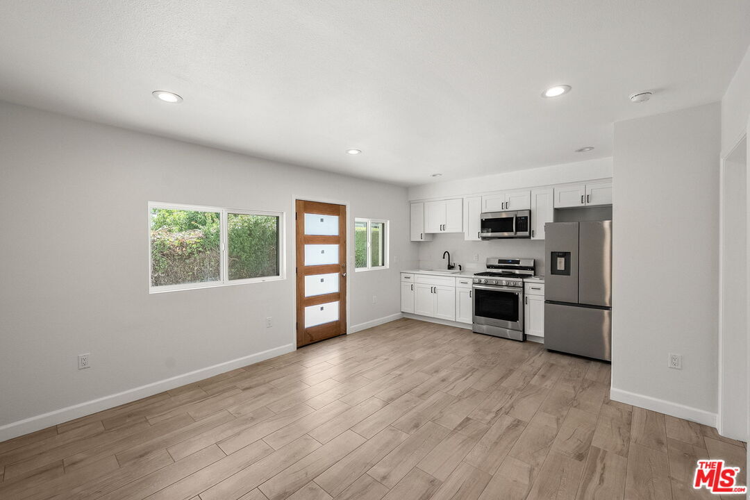 Foto principal - 2231 Laverna Ave