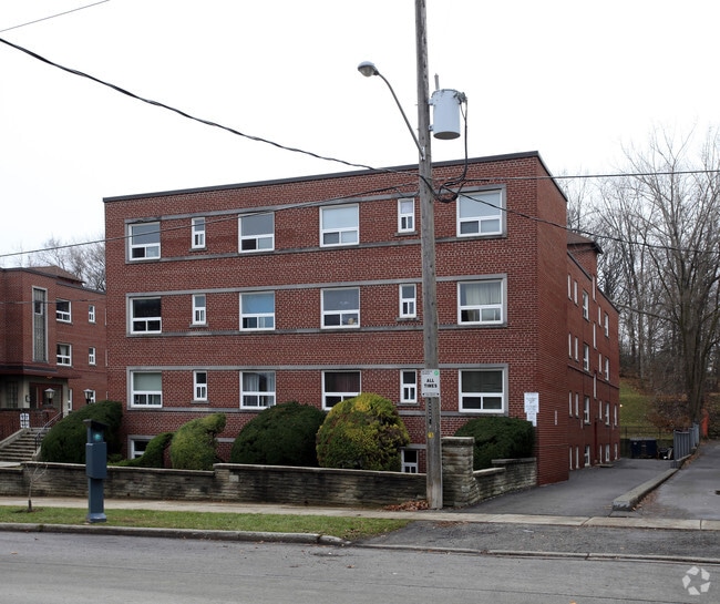 Building Photo - 310-314 The Kingsway