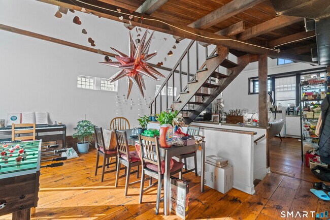 Foto del edificio - 251 Lawrence St