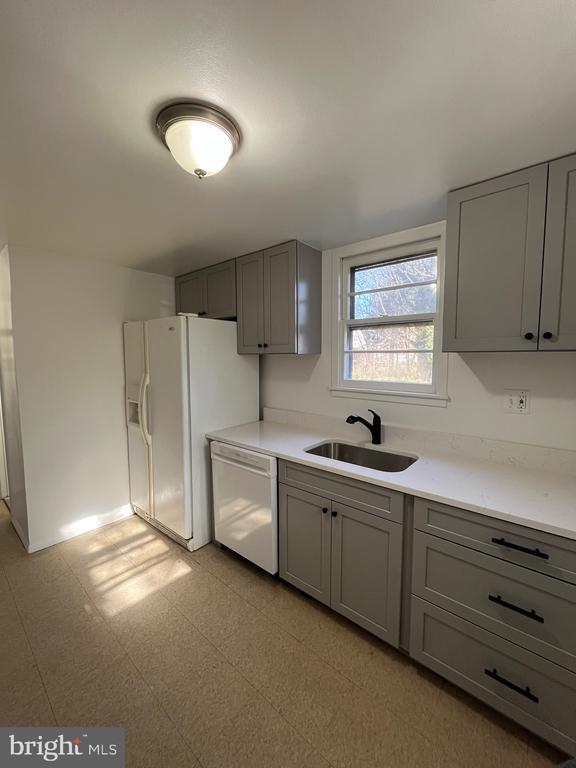 Foto del edificio - 1331 E Longview Dr