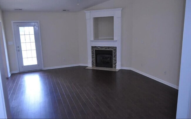 Foto del edificio - 118 Eastfield Dr