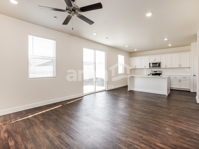 Foto del edificio - 6500 Enlightenment Dr