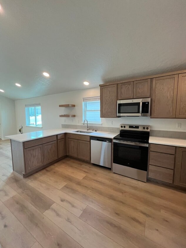 Building Photo - Single Level Home in New SunRidge Community