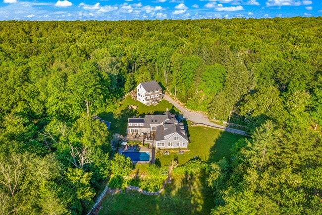 Building Photo - 3 Bedroom Single Family Home in Stonington...
