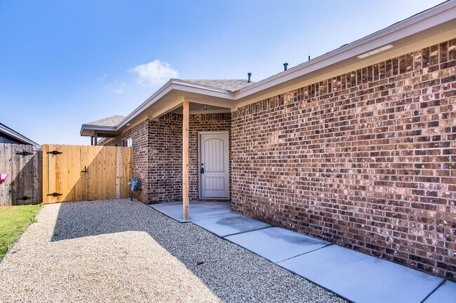 Building Photo - 1405 16th St