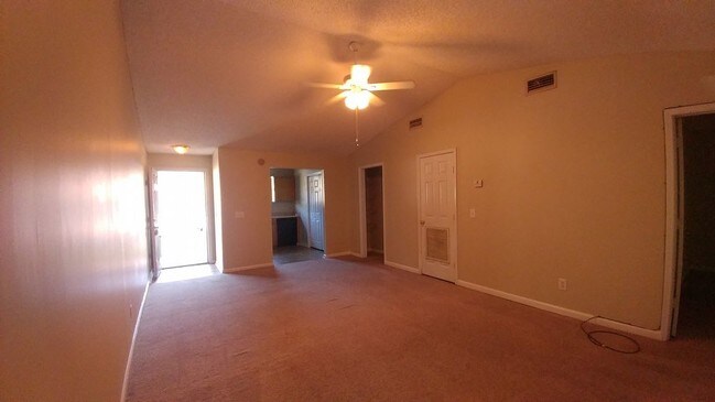 Building Photo - Admirals Walk