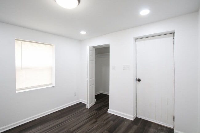 Building Photo - Adorable New Build 1-Bedroom Apartment