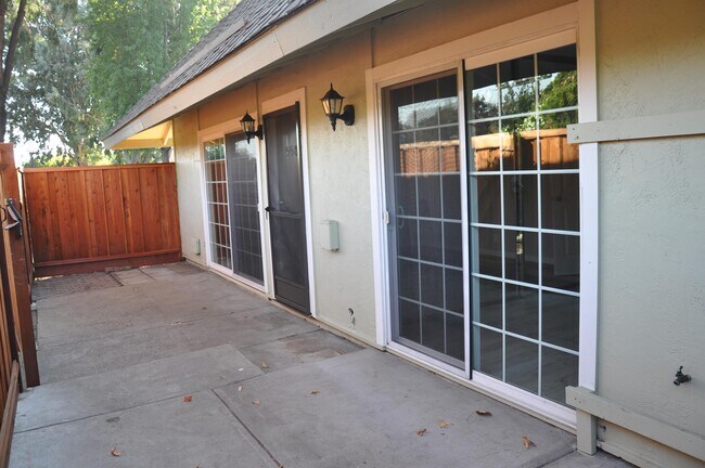 Building Photo - 5582 Magnolia Terrace