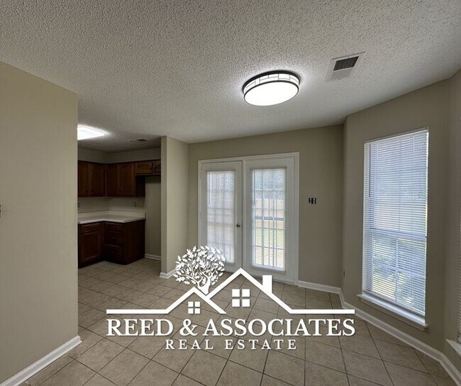 Foto del edificio - Charming Home Located in Bartlett/Raleigh ...