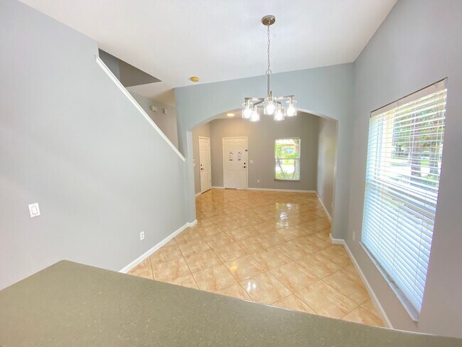 Foto del edificio - 5 bed / 2.5 bath Lake Nona Townhome!