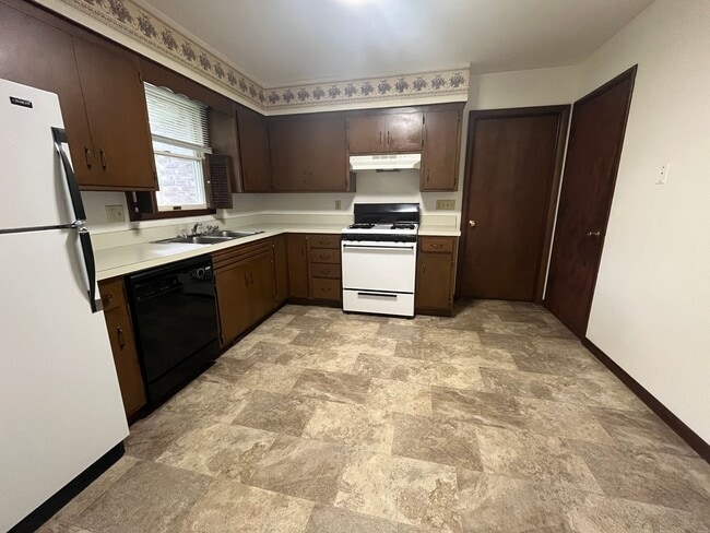 Foto del edificio - 2-Bedroom Single Family Duplex Available f...