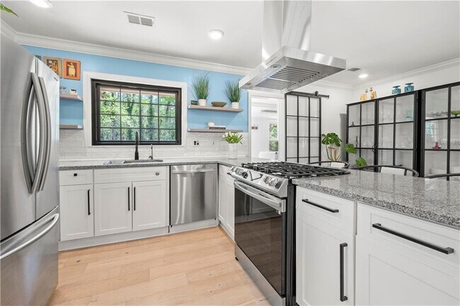Foto del edificio - 4237 Rickenbacker Way NE