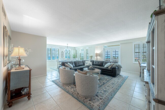 Foto del edificio - 3475 S Ocean Blvd