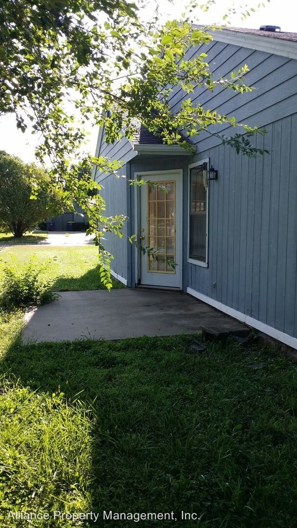 Foto del edificio - 2313 Willow Ln