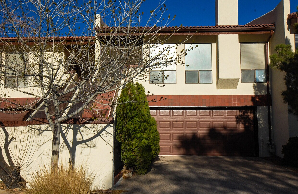 Primary Photo - 216 Canyon Terrace Dr