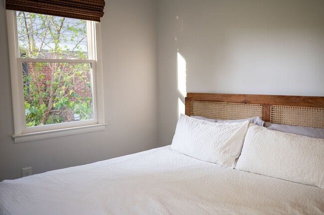 Photo - 926 Herrin Ave House
