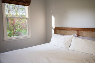 Building Photo - 926 Herrin Ave