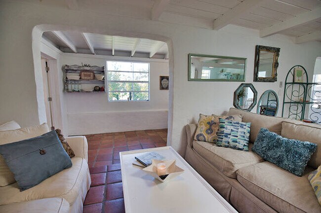 Foto del edificio - 650 Edwards St