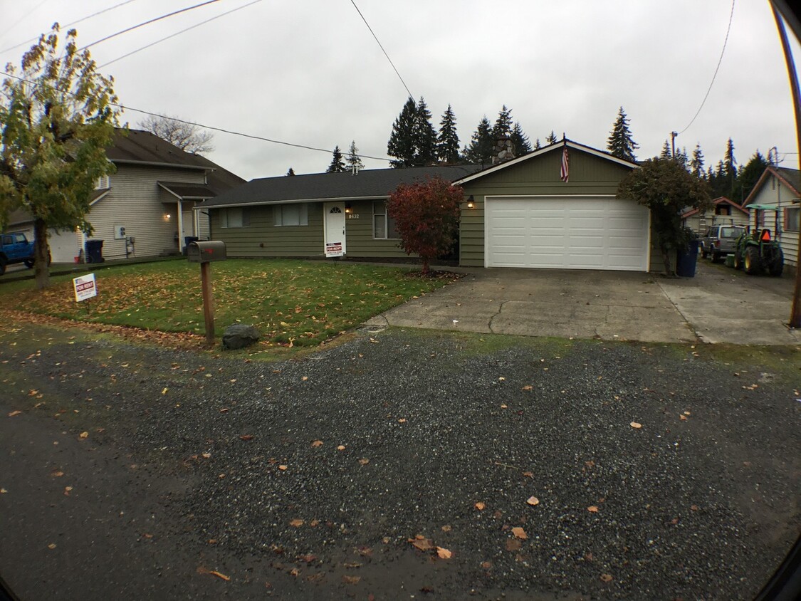 Foto principal - Updated 3 Bed/1.5 Bath Marysville Rambler ...