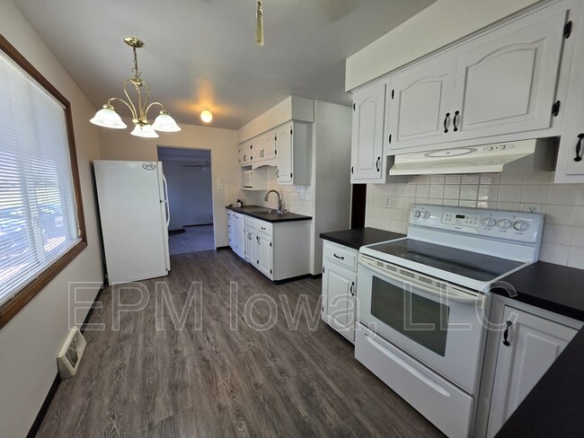 Foto del edificio - 4747 Danbury St NE