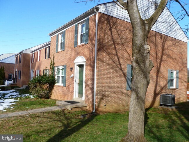 Building Photo - 9311 Bentridge Ave