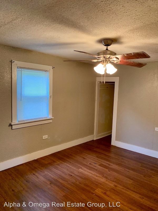 Building Photo - 4 br, 1 bath House - 27 E Cook Rd Richland