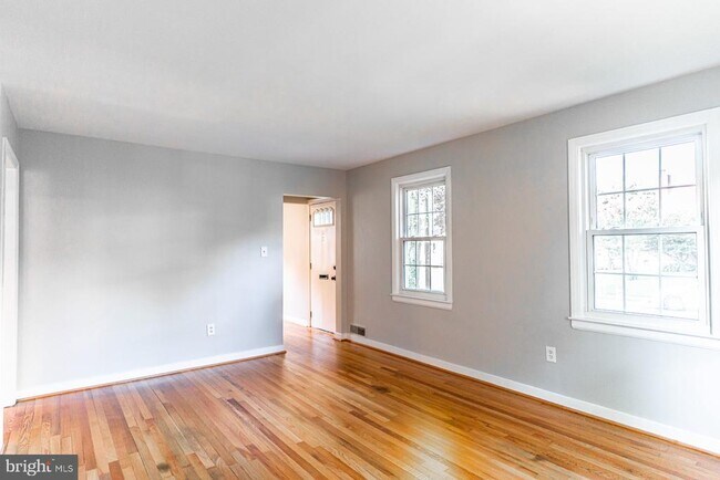 Foto del edificio - 2759 W George Mason Rd