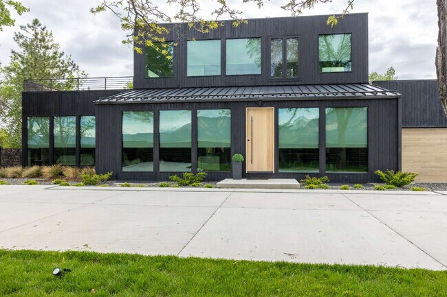 Building Photo - Modern Luxury Rental with Unobstructed Fla...