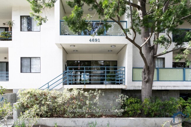 Building Photo - 4691 Albany Cir