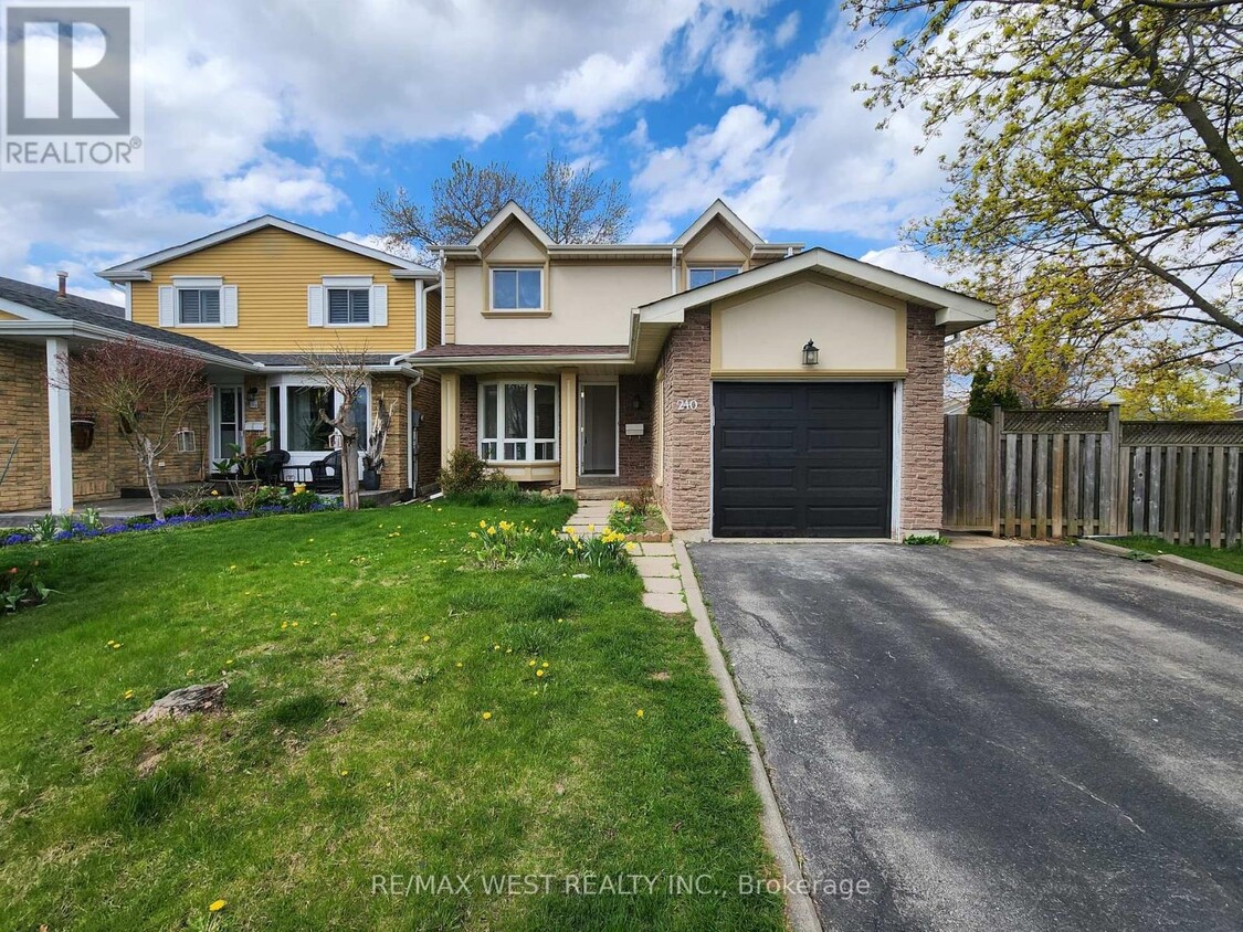 Photo principale - 2401 Hemlock Ct
