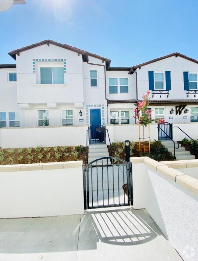 Building Photo - 27423 Georgetown Dr