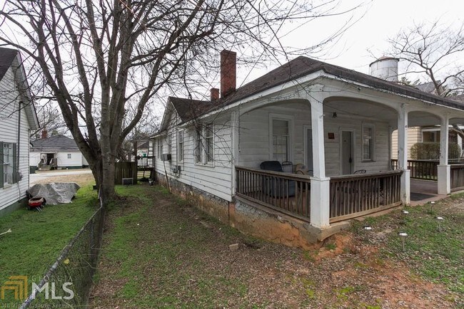 Building Photo - 43 Hazel St