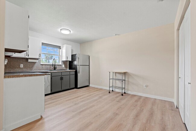 Foto del edificio - 1845 Old Moultrie Rd