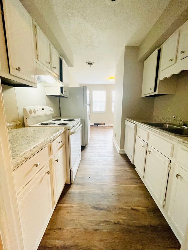 Building Photo - 00401