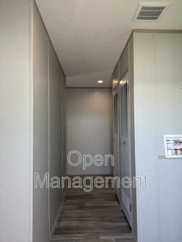 Foto del edificio - 4950 W Farm Rd 156