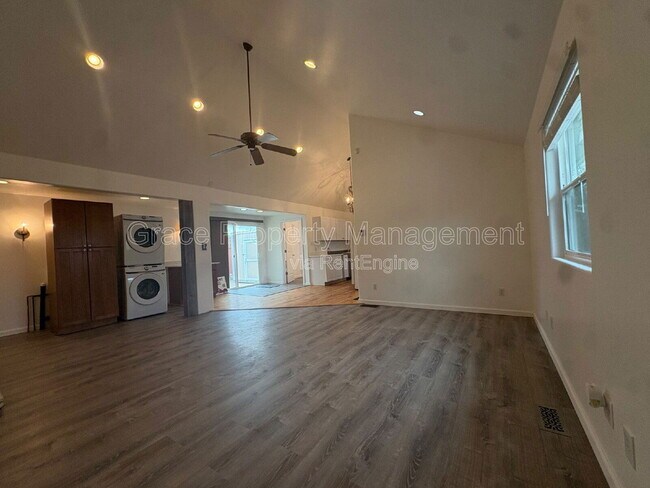 Foto del edificio - 310 S 2nd Ave