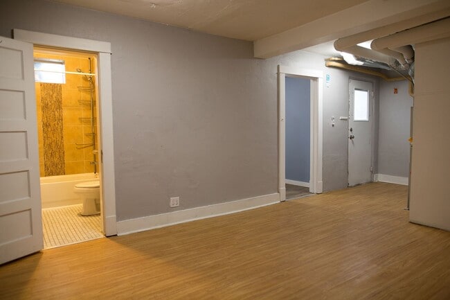 Building Photo - 1328 Mariposa St