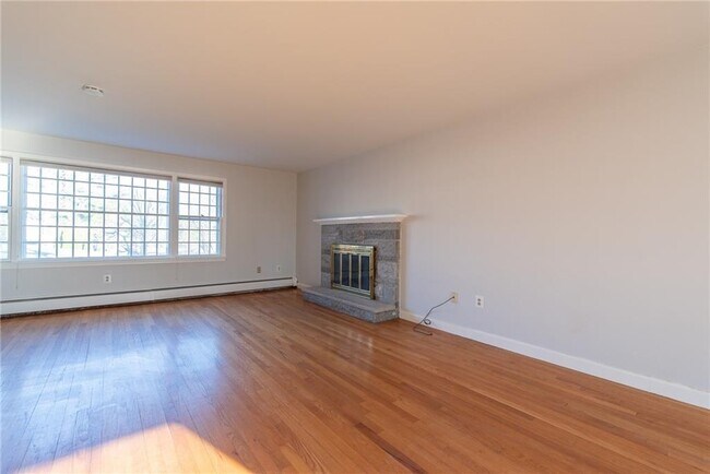 Building Photo - 21 Ambrose Dr