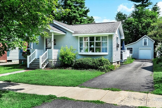 Building Photo - 10 Ritchie Pl