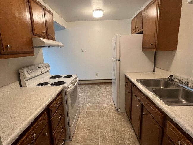 Building Photo - 1 Bed 1 Bath Heat and Water Included!