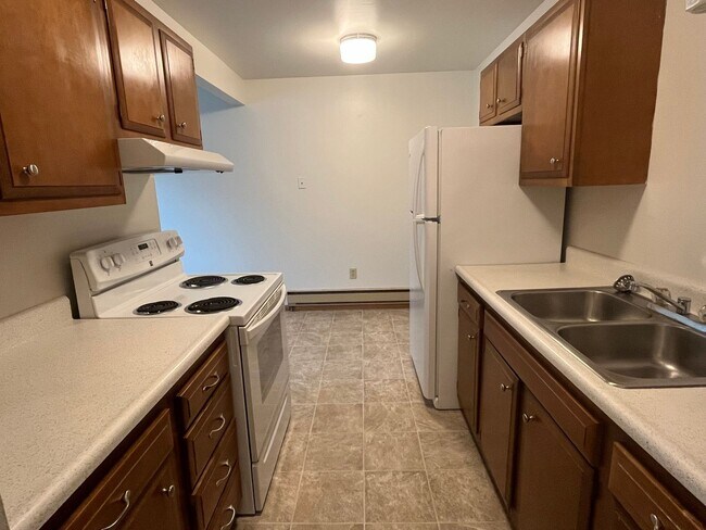 Building Photo - 1 Bed 1 Bath Heat and Water Included!